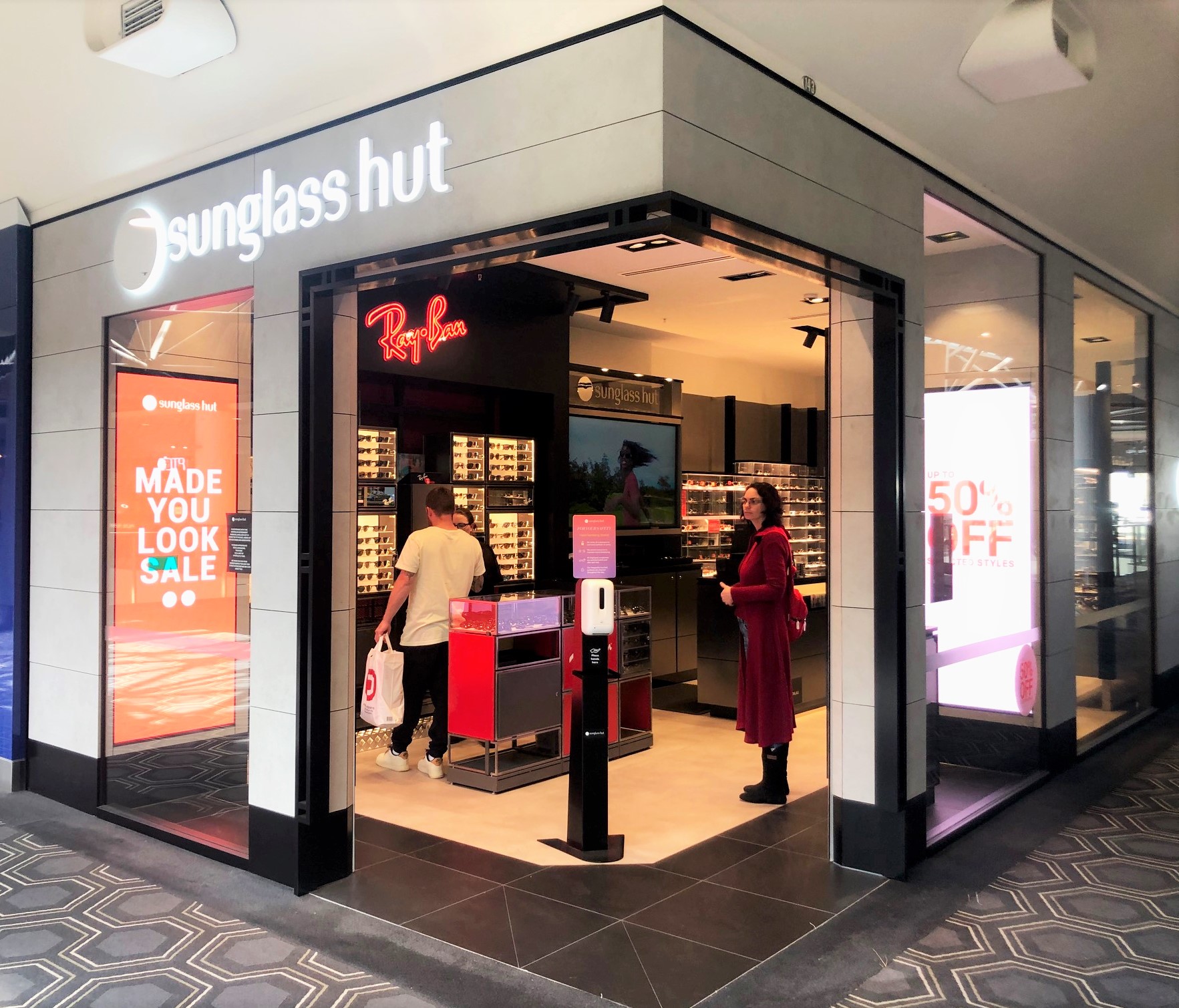 Sunglass Hut – Belconnen - Focus Shopfit | Retail & Commercial Shop Fitters  Perth | Auburn, NSW | Australia-wide