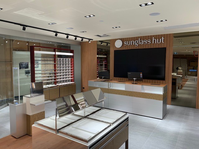 Sunglass store hut highpoint