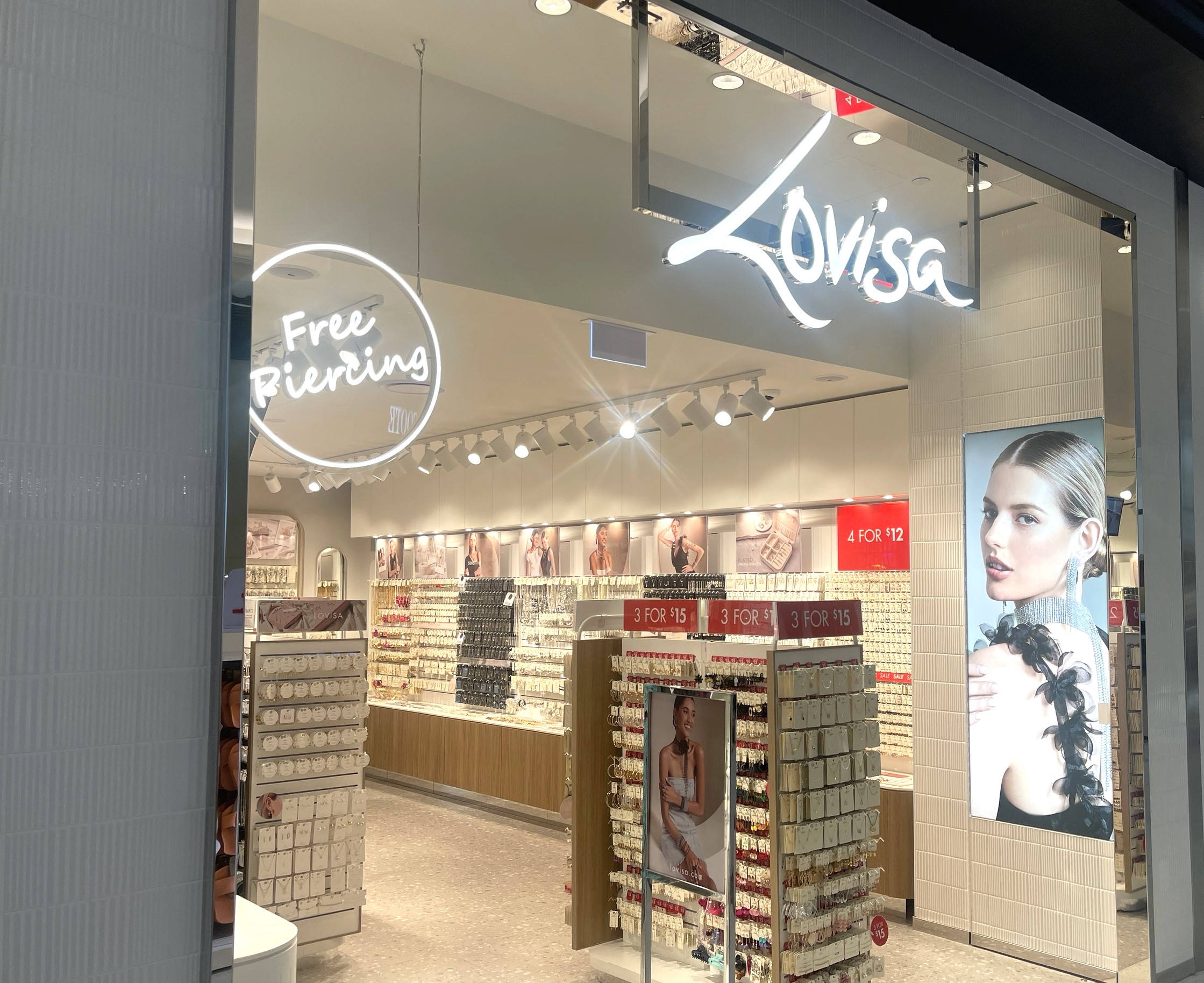 Lovisa Booragoon - Focus Shopfit | Retail & Commercial Shop Fitters ...